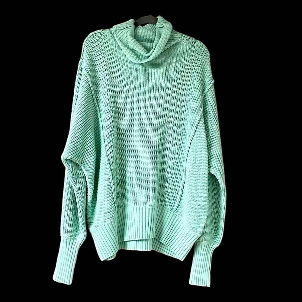 Zenana size XL mint green colored turtleneck tunic sweater with ballon sleeves